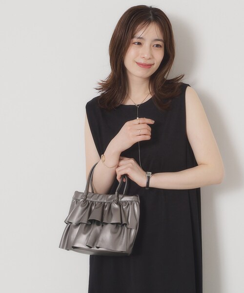 ITS'DEMO（イッツデモ）の「◆ラッフルミディトート（ハンドバッグ・レディース・シルバー系その他/ブラック/ホワイト系1・00）」の4枚目の写真