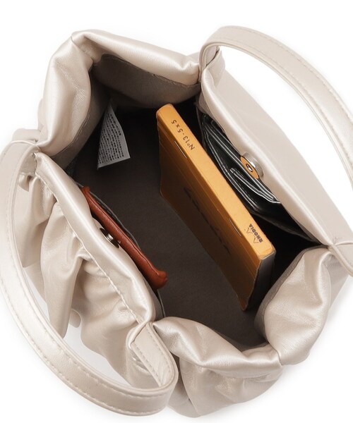 ITS'DEMO（イッツデモ）の「◆ラッフルミディトート（ハンドバッグ・レディース・シルバー系その他/ブラック/ホワイト系1・00）」の14枚目の写真