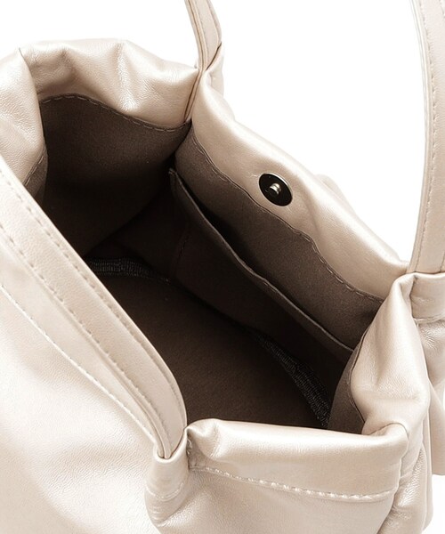 ITS'DEMO（イッツデモ）の「◆ラッフルミディトート（ハンドバッグ・レディース・シルバー系その他/ブラック/ホワイト系1・00）」の8枚目の写真