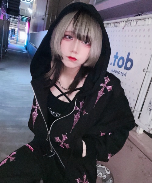 REFLEM/レフレム』クロス総柄ラインストーンクロップドZIPパーカー