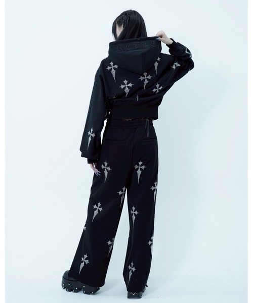 REFLEM/レフレム』クロス総柄ラインストーンクロップドZIPパーカー