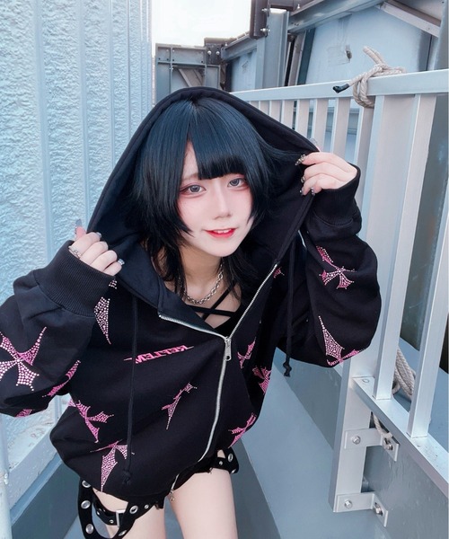 タイムセール⭐︎美品⭐︎レフレム クロス総柄ラインストーンZIPパーカー ブラック REFLEM/レフレム』クロス総柄ラインストーンZIPパーカー/ジップアップ