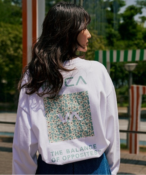 RVCA(ルーカ)の「RVCA/ルーカ バックプリントロンT BF044-052(Tシャツ/カットソー・レディース・ホワイト/ブラック・L/M)」の4枚目の写真