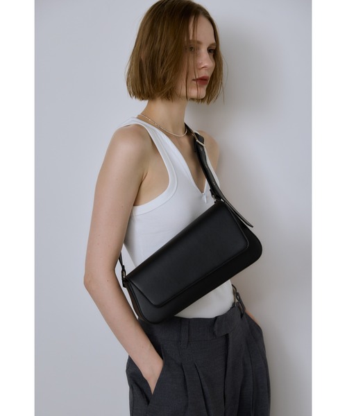 un/neu（アンノイ）の「横長スクエアアシンメトリーボディバッグ / ワンショルダーバッグ（ボディバッグ/ウエストポーチ・レディース・ブラック・FREE）」の20枚目の写真