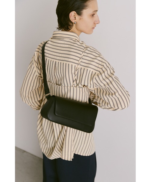 un/neu（アンノイ）の「横長スクエアアシンメトリーボディバッグ / ワンショルダーバッグ（ボディバッグ/ウエストポーチ・レディース・ブラック・FREE）」の10枚目の写真