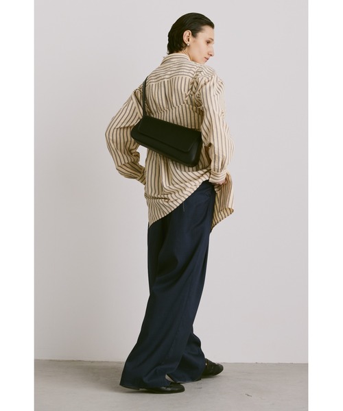 un/neu（アンノイ）の「横長スクエアアシンメトリーボディバッグ / ワンショルダーバッグ（ボディバッグ/ウエストポーチ・レディース・ブラック・FREE）」の15枚目の写真