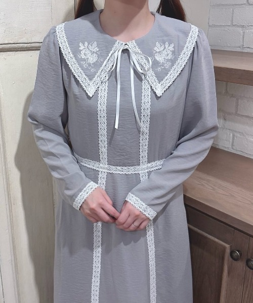 an another angelus（アンアナザーアンジェラス）の「トーションレース使い刺繍衿ワンピース/fint フィント（ワンピース・レディース・ライトグレー/クリーム・FREE）」の12枚目の写真