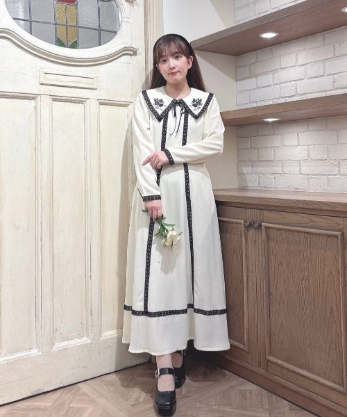 セール】トーションレース使い刺繍衿ワンピース/fint フィント