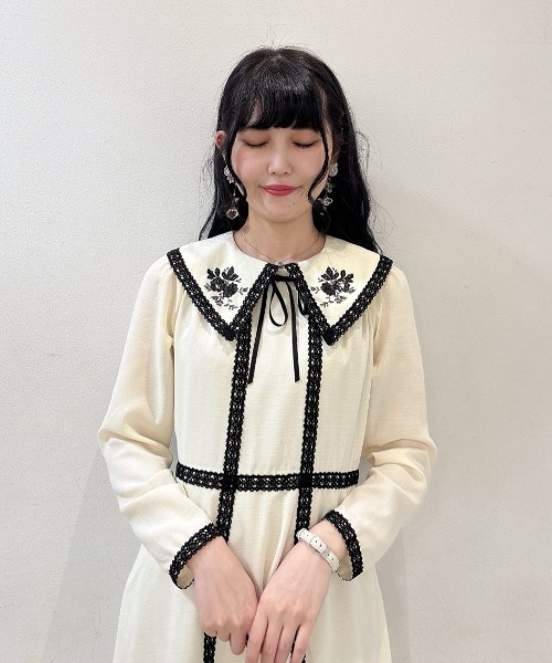 an another angelus（アンアナザーアンジェラス）の「トーションレース使い刺繍衿ワンピース/fint フィント（ワンピース・レディース・ライトグレー/クリーム・FREE）」の21枚目の写真