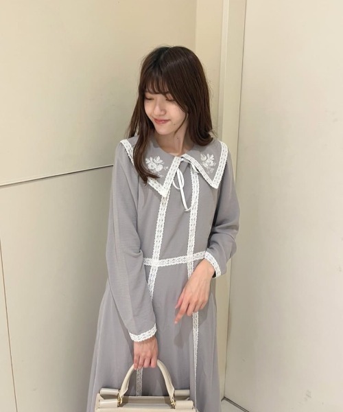 an another angelus（アンアナザーアンジェラス）の「トーションレース使い刺繍衿ワンピース/fint フィント（ワンピース・レディース・ライトグレー/クリーム・FREE）」の7枚目の写真