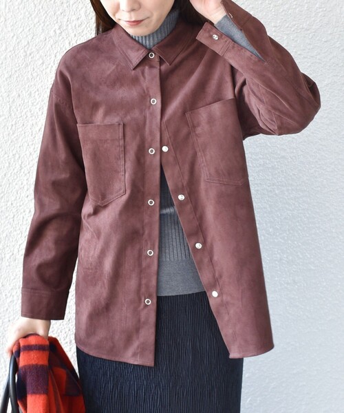 SHIPS Colors(シップス カラーズ)の「SHIPS Colors:フェイクスエード(ポリエステル)シャツ◇(シャツ/ブラウス・レディース・ベージュ/ブラウン・ONE SIZE)」の6枚目の写真