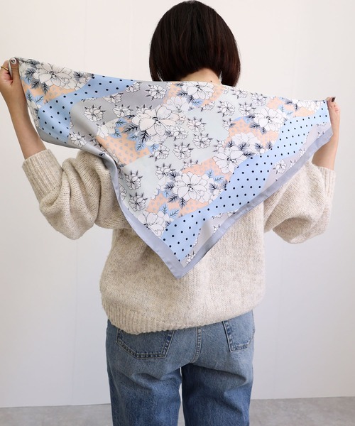 MIAN (ミアン)の「フラワー×ドットマルチスカーフ(バンダナ/スカーフ・レディース・グレー・FREE)」の6枚目の写真