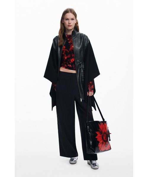 Desigual(デシグアル)の「フェイクレザー・ポンチョ(ポンチョ・レディース・ブラック・FREE)」の7枚目の写真