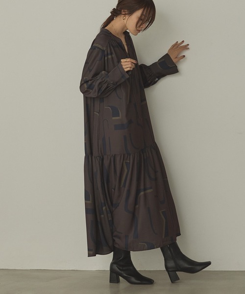 hunch（ハンチ）の「ジョーゼット柄 プリントワンピース（ワンピース・レディース・ベージュ系その他/ブラック/グレー系その他/ブラウン系その他・FREE）」の7枚目の写真