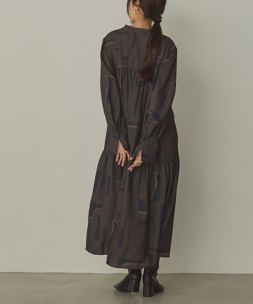 hunch（ハンチ）の「ジョーゼット柄 プリントワンピース（ワンピース・レディース・ベージュ系その他/ブラック/グレー系その他/ブラウン系その他・FREE）」の8枚目の写真