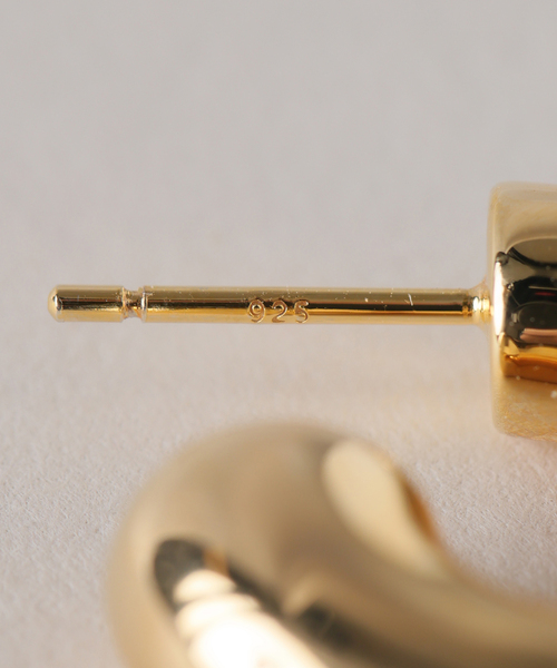 VERMEIL par iena(ヴェルメイユパーイエナ)の「LIE STUDIO THE ROSE EARRING ゴールド(ピアス(両耳用)・レディース・ゴールド・FREE)」の7枚目の写真