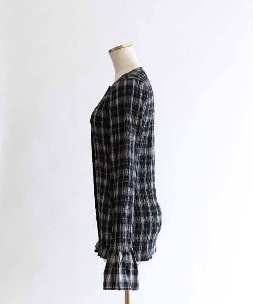 EN NEUME（エンノイム）の「Smocked Check Blouse / スモッキングチェックブラウス（シャツ/ブラウス・レディース・ブラック/ブルー/ホワイト・FREE）」の21枚目の写真
