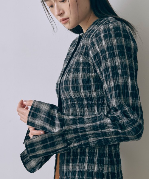 EN NEUME（エンノイム）の「Smocked Check Blouse / スモッキングチェックブラウス（シャツ/ブラウス・レディース・ブラック/ブルー/ホワイト・FREE）」の7枚目の写真