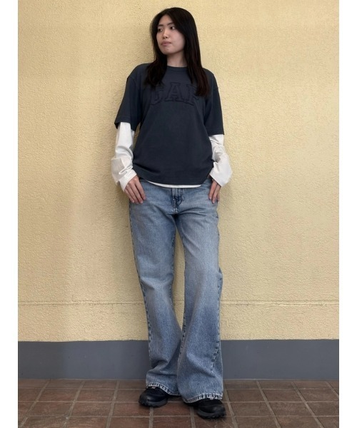 GAP（ギャップ）の「ルーズフィット ブーツカットデニム（デニムパンツ・メンズ・ライトインディゴブルー・28W 30L/29W 30L/30W 30L/31W 30L/32W 30L/32W 32L/33W 32L/34W 32L/36W 32L/31W 32L）」の5枚目の写真