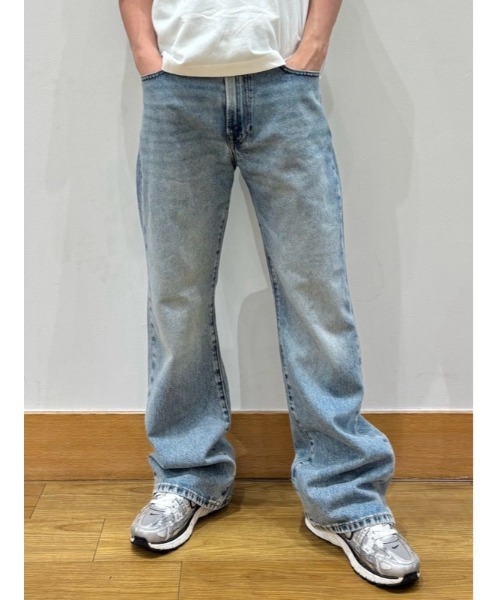 GAP（ギャップ）の「ルーズフィット ブーツカットデニム（デニムパンツ・メンズ・ライトインディゴブルー・28W 30L/29W 30L/30W 30L/31W 30L/32W 30L/32W 32L/33W 32L/34W 32L/36W 32L/31W 32L）」の3枚目の写真