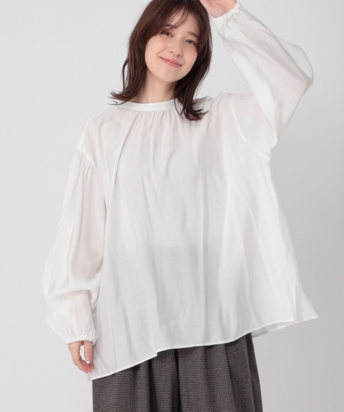 studio CLIP(スタディオクリップ)の「【WEB・一部地域限定】ダブルフロントボリュームスリーブブラウス(シャツ/ブラウス・レディース・オフホワイト/ブラック/サックスブルー・FREE)」の1枚目の写真