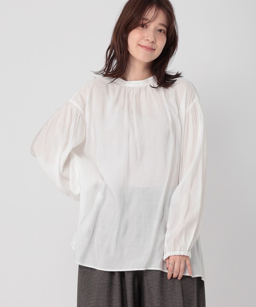 studio CLIP(スタディオクリップ)の「【WEB・一部地域限定】ダブルフロントボリュームスリーブブラウス(シャツ/ブラウス・レディース・オフホワイト/ブラック/サックスブルー・FREE)」の4枚目の写真