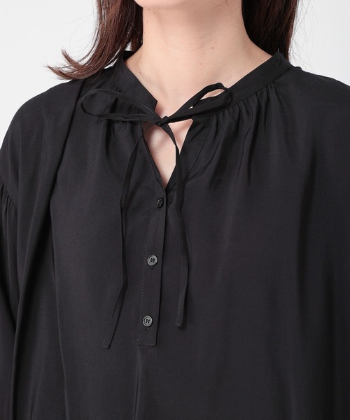 studio CLIP(スタディオクリップ)の「【WEB・一部地域限定】ダブルフロントボリュームスリーブブラウス(シャツ/ブラウス・レディース・オフホワイト/ブラック/サックスブルー・FREE)」の22枚目の写真