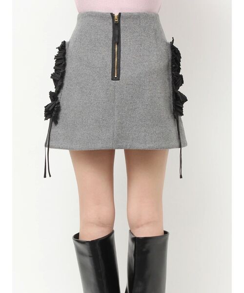 OUNNOUN(オウンノウン)の「【OUNNOUN】フリルデザインミニスカート(スカート・レディース・グレー/ブラック・SMALL/MEDIUM)」の17枚目の写真