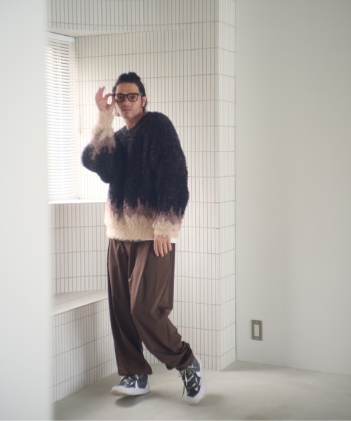 ADAM PATEK(アダムパテック)の「ADAMPATEK/distorted chevron pattern crewneck/シャギー配色クルーネックニット(AP2521026)(ニット/セーター・レディース・ブラック×ブルー/ブラック×ベージュ・1/2)」の15枚目の写真