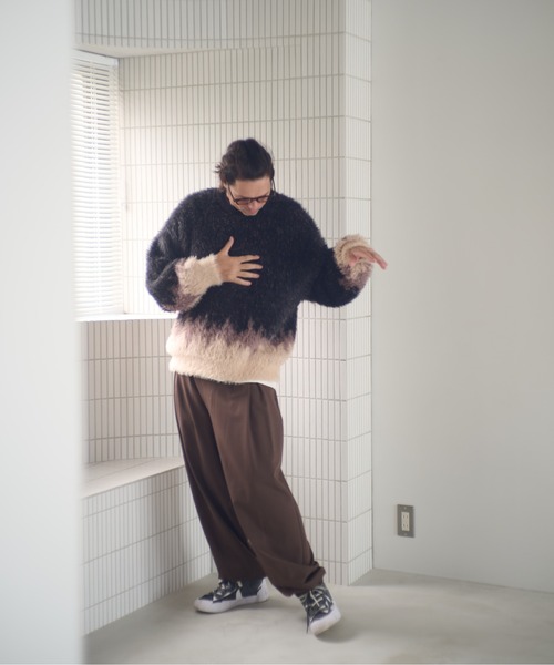 ADAM PATEK(アダムパテック)の「ADAMPATEK/distorted chevron pattern crewneck/シャギー配色クルーネックニット(AP2521026)(ニット/セーター・レディース・ブラック×ブルー/ブラック×ベージュ・1/2)」の16枚目の写真