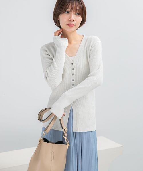 URBAN RESEARCH ROSSO WOMEN(アーバンリサーチ ロッソ)の「モールVネックニットカーディガン(カーディガン/ボレロ・レディース・ブラック/ブルー/オフホワイト・FREE)」の4枚目の写真