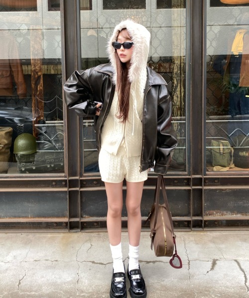 RAY CASSIN（レイカズン）の「【WEB限定価格！】ファー付ケーブル胸刺繍パーカー（パーカー・レディース・ブラウン/チャコールグレー/ライトベージュ/グレー系その他2/グレー・FREE）」の12枚目の写真