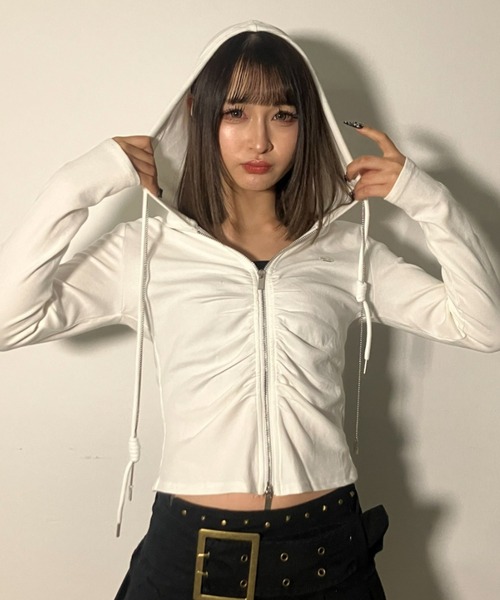 .KOM（ドットコム）の「『.KOM/ドットケーオーエム』Center Ruched Zip-Up Hoodie / センタールーシュジップアップフーディー（その他トップス・レディース・ブラック/アイボリー・FREE）」の13枚目の写真