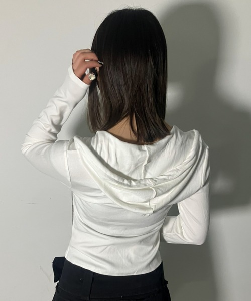.KOM（ドットコム）の「『.KOM/ドットケーオーエム』Center Ruched Zip-Up Hoodie / センタールーシュジップアップフーディー（その他トップス・レディース・ブラック/アイボリー・FREE）」の18枚目の写真