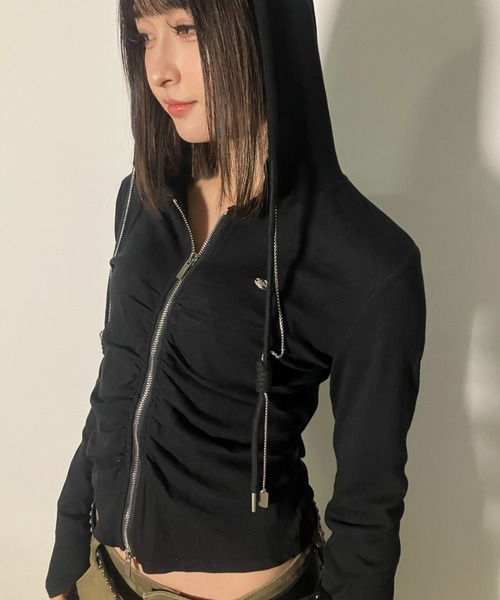 .KOM（ドットコム）の「『.KOM/ドットケーオーエム』Center Ruched Zip-Up Hoodie / センタールーシュジップアップフーディー（その他トップス・レディース・ブラック/アイボリー・FREE）」の3枚目の写真