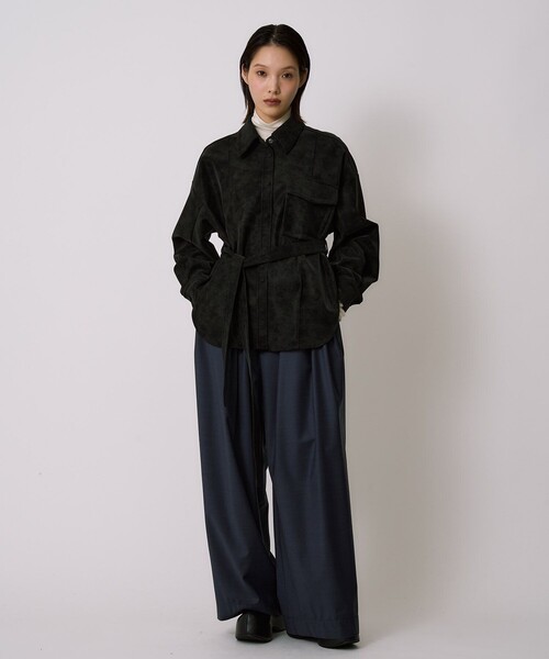UNITED TOKYO（ユナイテッドトウキョウ）の「【残りわずか！】Oversized Suede Shirt｜ヴィーガンレザー/羽織/アウター/スエード/シャツジャケット/軽量/春服（シャツ/ブラウス・レディース・ブラウン/ブラック・FREE）」の19枚目の写真