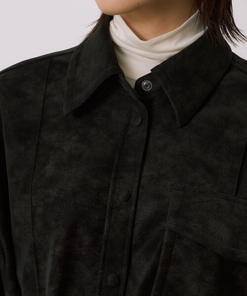 UNITED TOKYO（ユナイテッドトウキョウ）の「【残りわずか！】Oversized Suede Shirt｜ヴィーガンレザー/羽織/アウター/スエード/シャツジャケット/軽量/春服（シャツ/ブラウス・レディース・ブラウン/ブラック・FREE）」の21枚目の写真