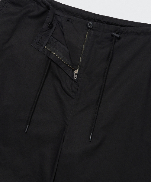 MUSINSA STANDARD WOMAN（ムシンサスタンダードウーマン）の「ウィメンズコットンパラシュートパンツ[ブラック]（スウェットパンツ・レディース・その他・30/24/26/28/22）」の6枚目の写真