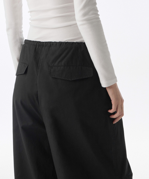 MUSINSA STANDARD WOMAN（ムシンサスタンダードウーマン）の「ウィメンズコットンパラシュートパンツ[ブラック]（スウェットパンツ・レディース・その他・30/24/26/28/22）」の9枚目の写真