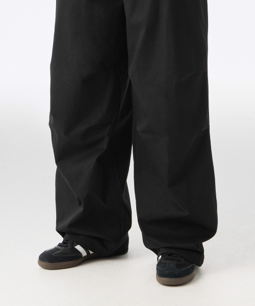 MUSINSA STANDARD WOMAN（ムシンサスタンダードウーマン）の「ウィメンズコットンパラシュートパンツ[ブラック]（スウェットパンツ・レディース・その他・30/24/26/28/22）」の3枚目の写真