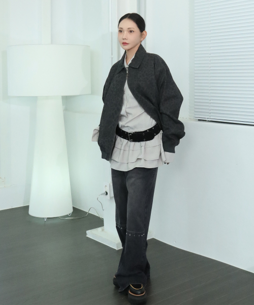 PLACE STUDIO（プレイススタジオ）の「切り替えラインリベットポイントワイドウォッシュドデニムパンツ[黒青]（デニムパンツ・レディース・ブルーグレー・FREE）」の5枚目の写真