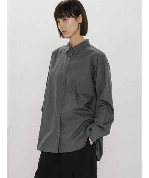 MIDIUMISOLID(ミディウミソリッド)の「MIDIUMISOLID for Ladies ベーシックバックギャザーシャツ(シャツ/ブラウス・レディース・ライトグレー/チャコールグレー/ブラック/ブラウン・FREE)」の10枚目の写真