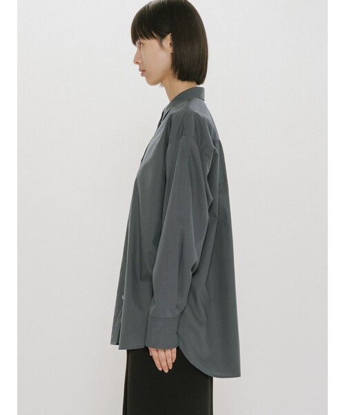MIDIUMISOLID(ミディウミソリッド)の「MIDIUMISOLID for Ladies ベーシックバックギャザーシャツ(シャツ/ブラウス・レディース・ライトグレー/チャコールグレー/ブラック/ブラウン・FREE)」の11枚目の写真
