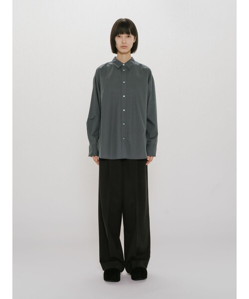 MIDIUMISOLID(ミディウミソリッド)の「MIDIUMISOLID for Ladies ベーシックバックギャザーシャツ(シャツ/ブラウス・レディース・ライトグレー/チャコールグレー/ブラック/ブラウン・FREE)」の13枚目の写真