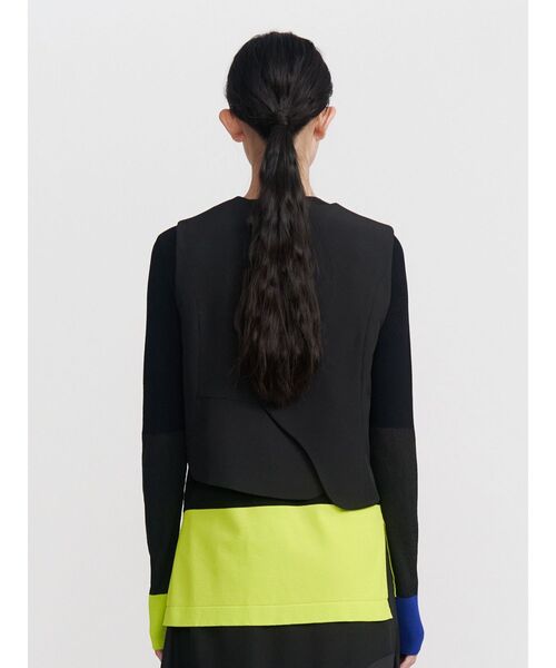 UN3D.（アンスリード）の「WAVE ASYMMETRY VEST / ウェーブアシンメトリーベスト（ベスト・レディース・ブラック/グレー・FREE）」の4枚目の写真