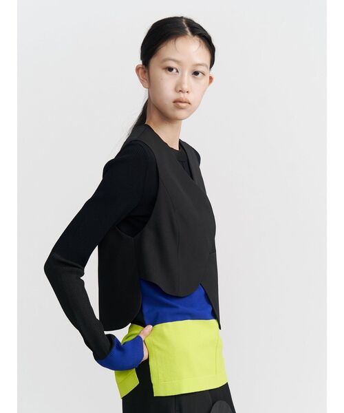 UN3D.（アンスリード）の「WAVE ASYMMETRY VEST / ウェーブアシンメトリーベスト（ベスト・レディース・ブラック/グレー・FREE）」の5枚目の写真