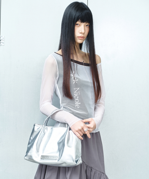 NICK&NICOLE（ニックアンドニコール）の「CRYSTAL FAUX LEATHER TOTE BAG_SILVER（ショルダーバッグ・レディース・その他・FREE）」の8枚目の写真