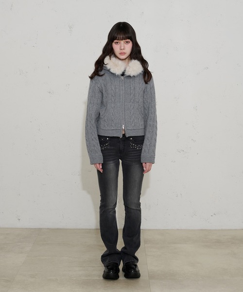 FCMM（エフシーエムエム）の「【日本限定】FUR HOODIE KNIT / ファーフーディニット（パーカー・レディース・アイボリー/ブラウン/グレー・SMALL/MEDIUM）」の8枚目の写真