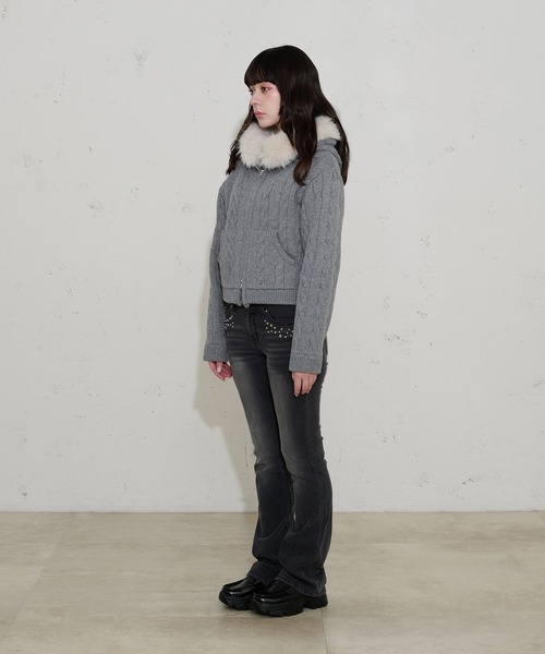 FCMM（エフシーエムエム）の「【日本限定】FUR HOODIE KNIT / ファーフーディニット（パーカー・レディース・アイボリー/ブラウン/グレー・SMALL/MEDIUM）」の9枚目の写真