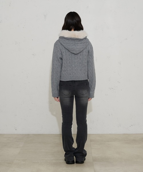 FCMM（エフシーエムエム）の「【日本限定】FUR HOODIE KNIT / ファーフーディニット（パーカー・レディース・アイボリー/ブラウン/グレー・SMALL/MEDIUM）」の10枚目の写真
